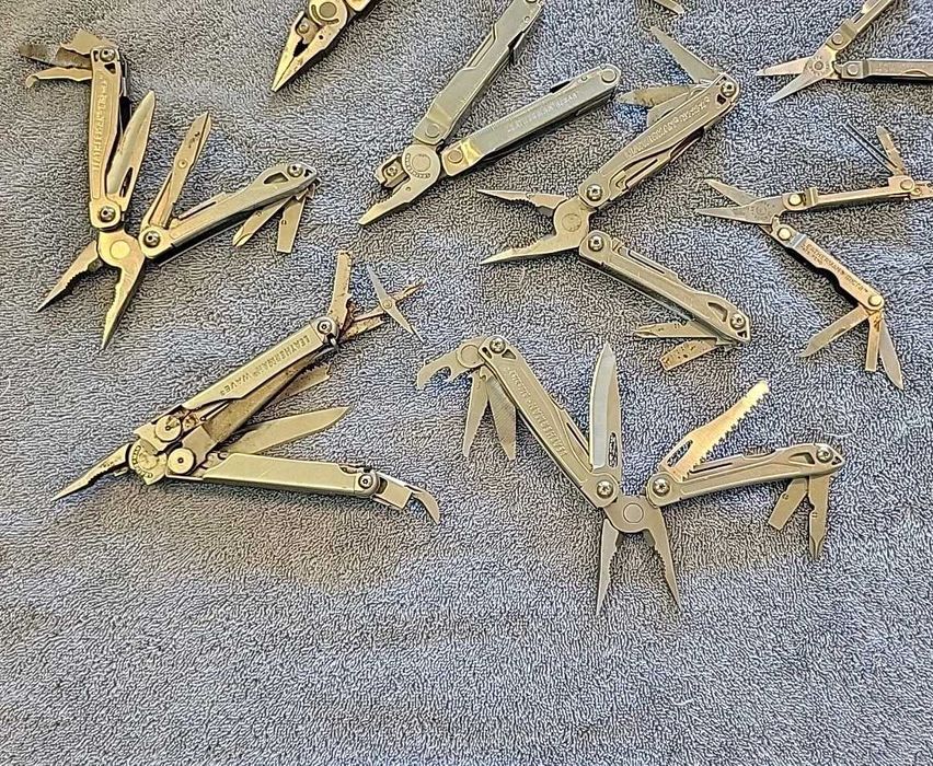 Продам 8 мультитулів Leatherman 1 лотом
