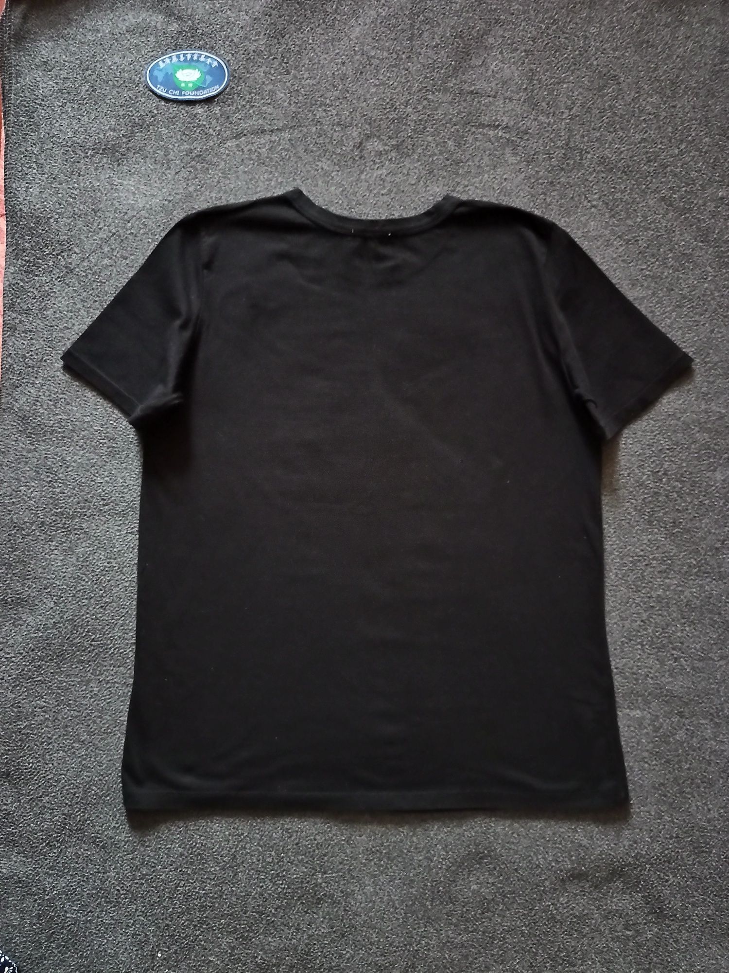 Продам женскую футболку ZARA.