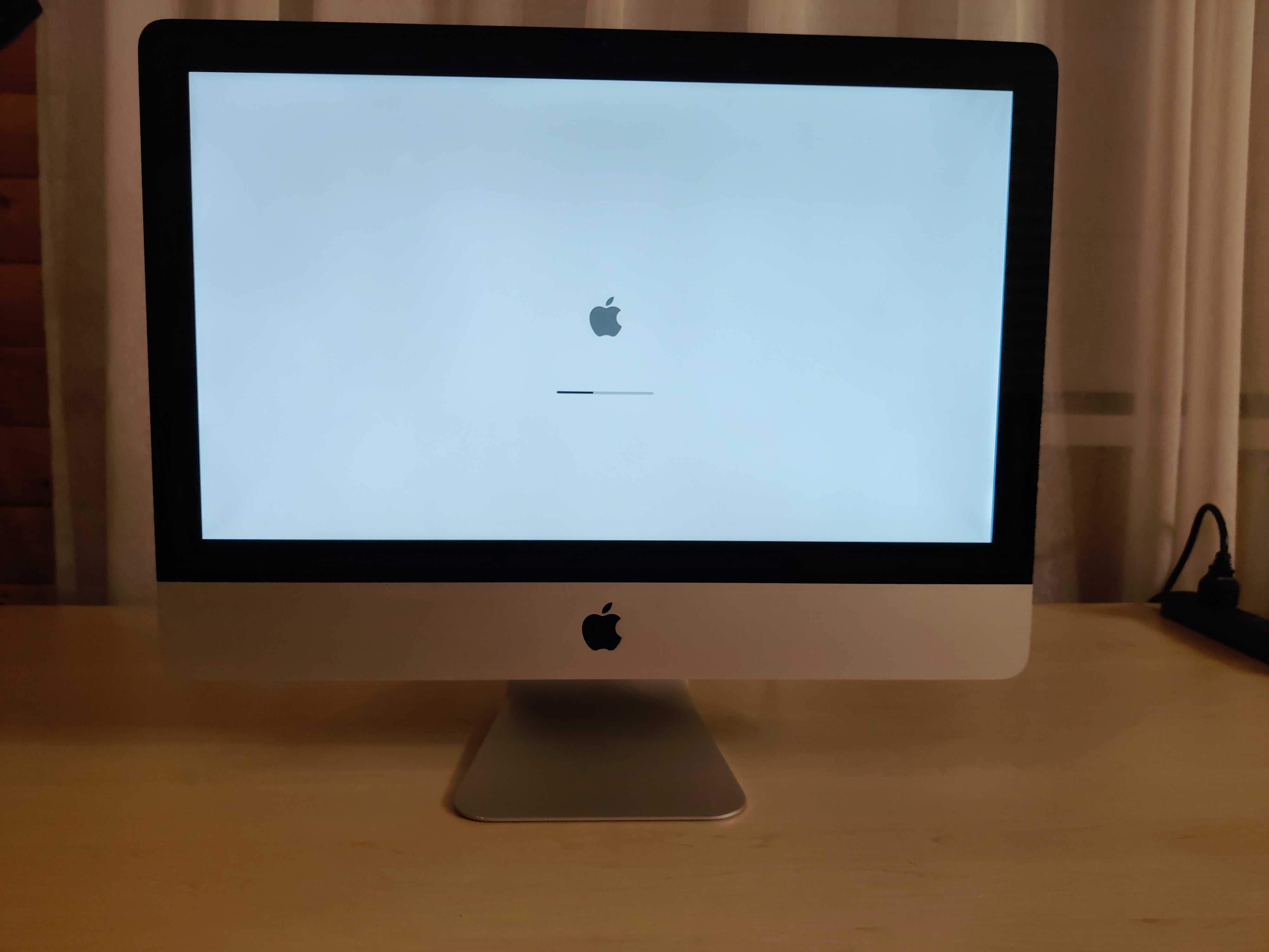 Продам Apple iMac 21,5 Mid 2011 (A1311)