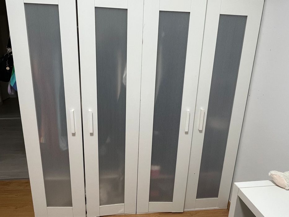Roupeiros brancos ikea