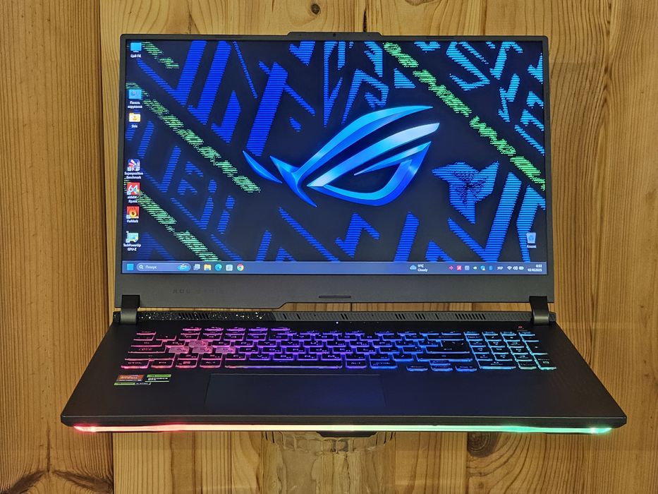 Asus Strix 17.3" 2K 240Hz/R9 7945HX/RTX 4050/DDR5 16GB/SSD 1024GB