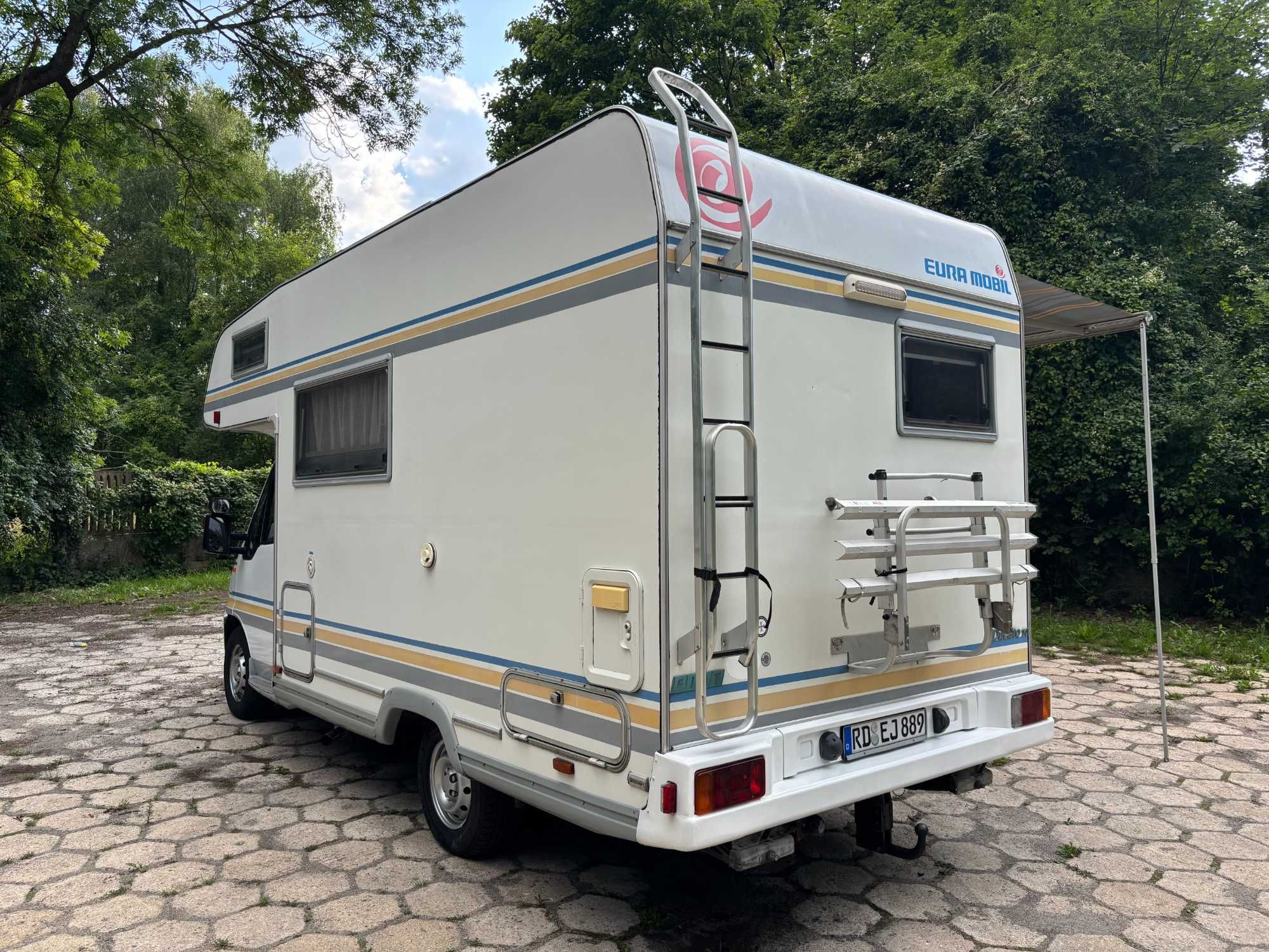 Kamper EURA MOBIL 590 2.5Td wersja zimowa Solar el.szyb Hak 6 osob GFK