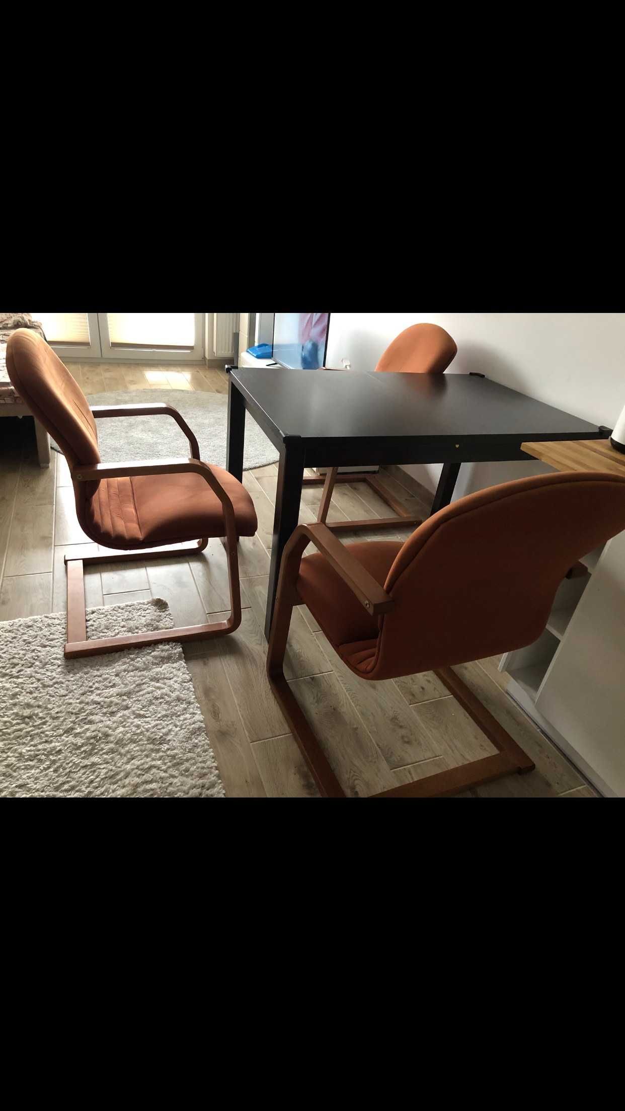 Stół i 3 krzesła