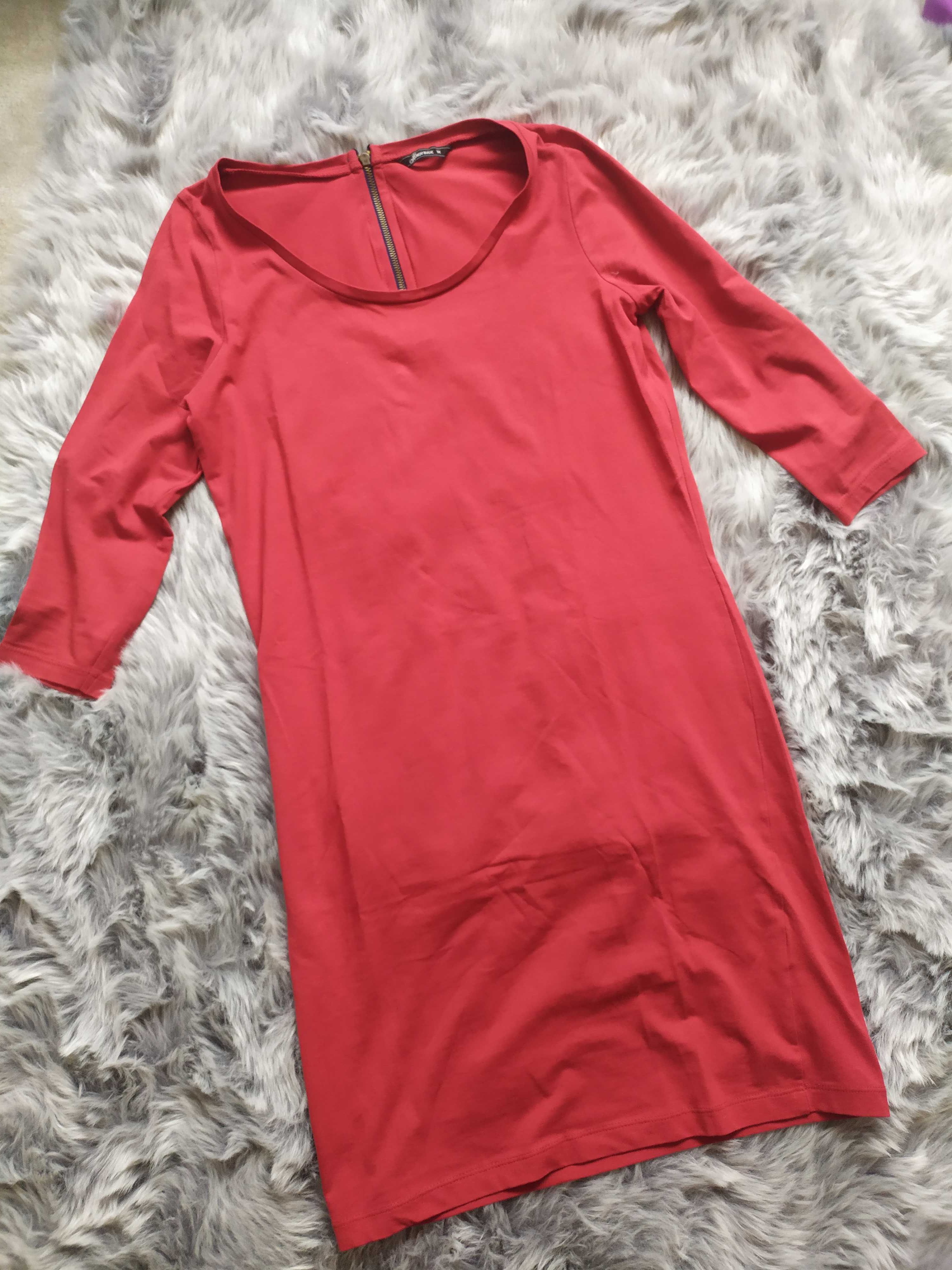 Czerwona sukienka tunika House M