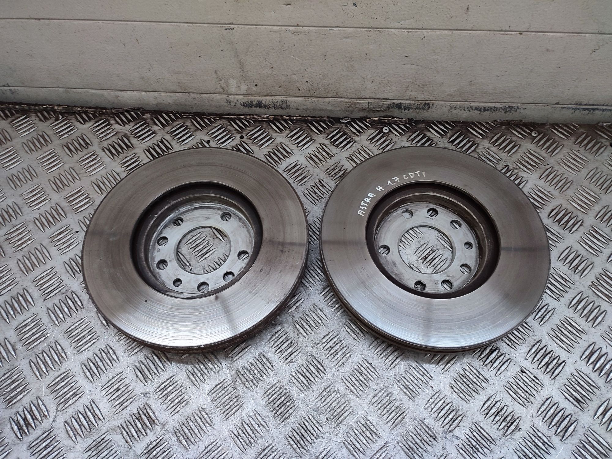 Opel Astra III H 1.7 CDTI tarcze hamulcowe klocki przód textar