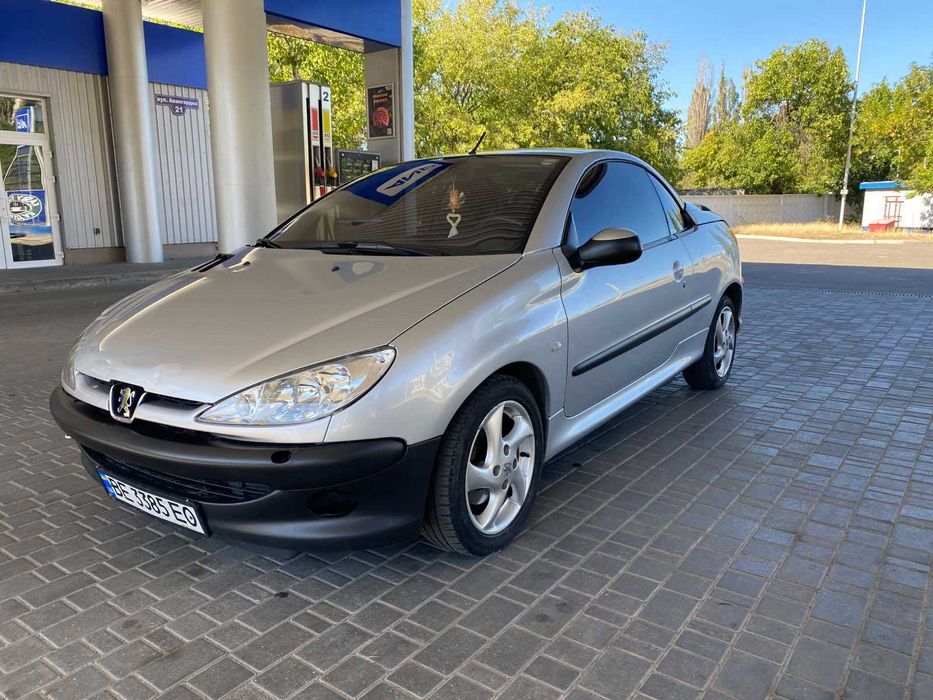 Peugeot 206 2002 року 1.6 л./бензин
