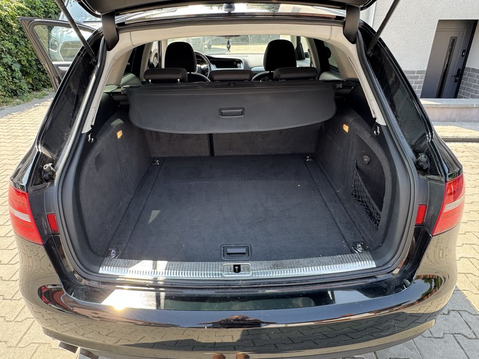 AUDI A4 B8 2.0 TDI Lift Xenon Manual