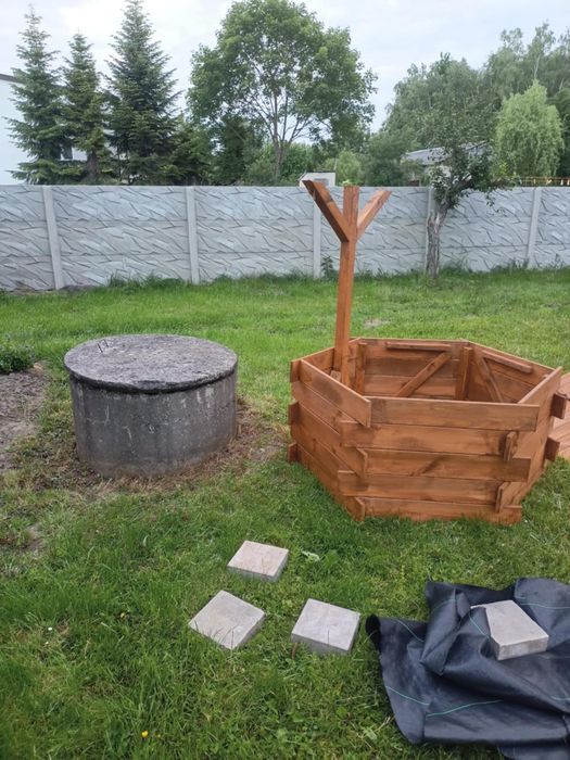 Zabudowa studni drewniana
