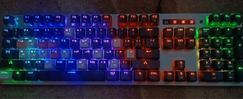 Кастомна клавіатура Bloody B760