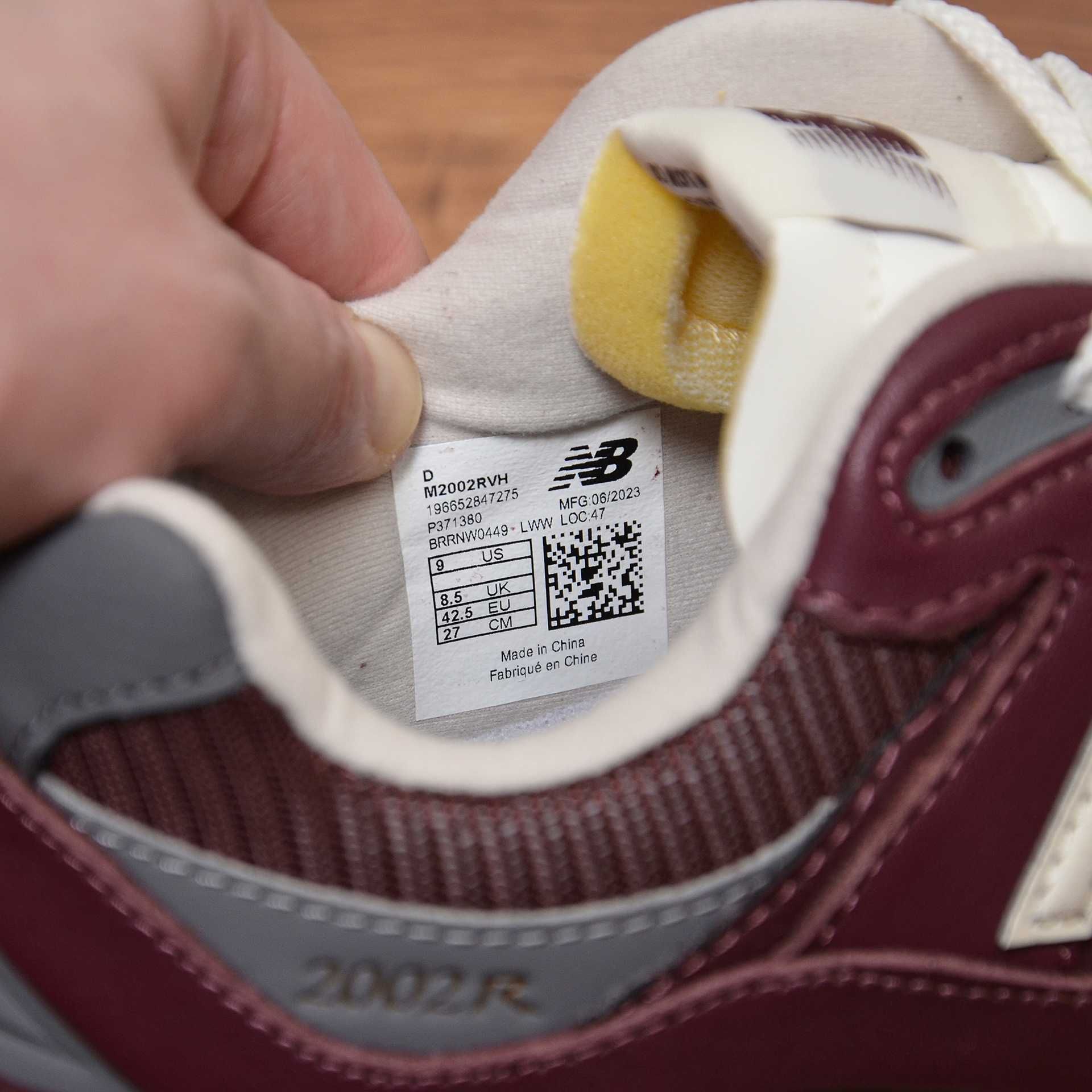 New Balance 2002R Burgundy кожаные кроссовки оригинал 42.5 (M2002RVH)