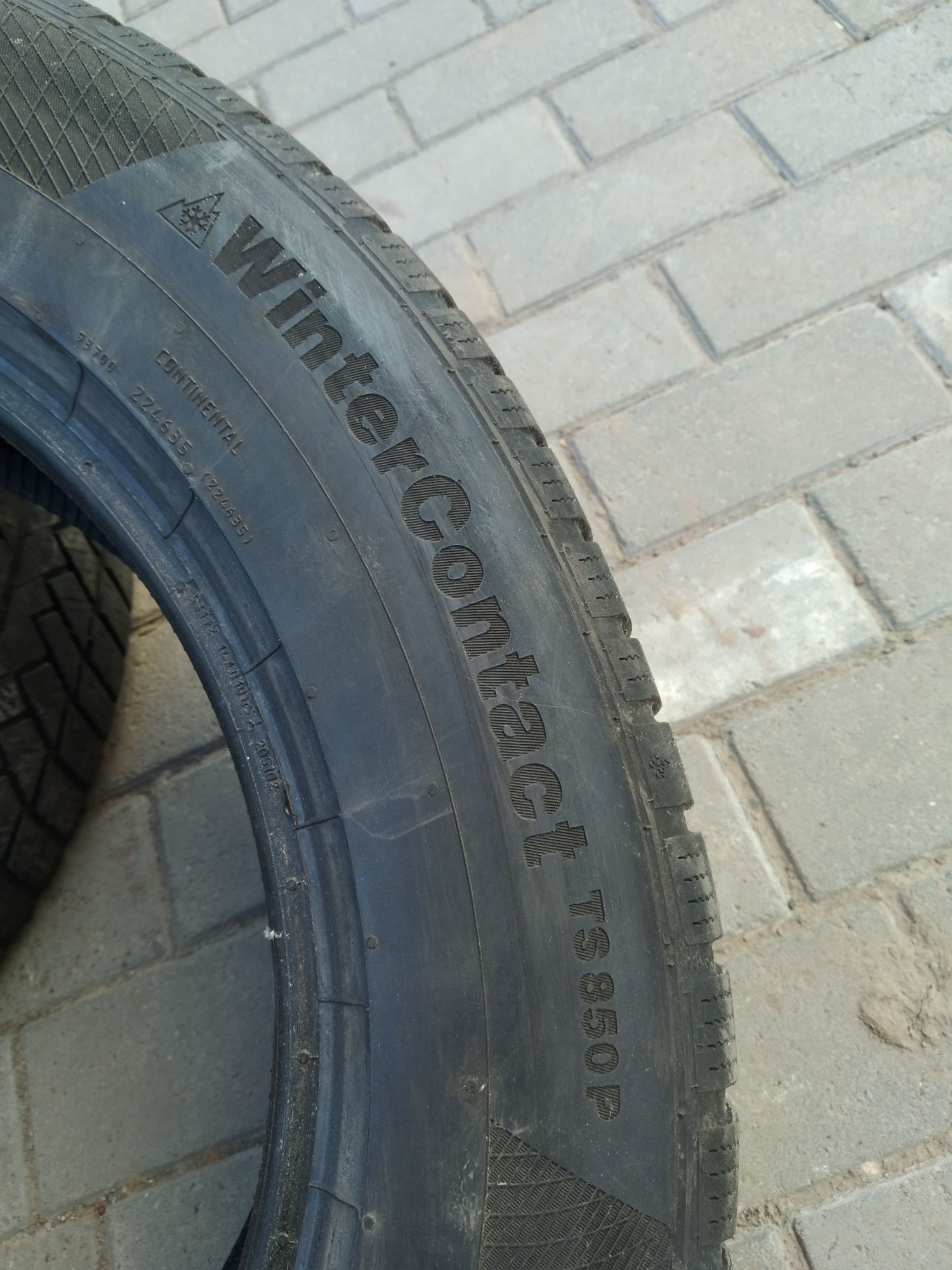 Гума Continental,зима 225/60 R17.