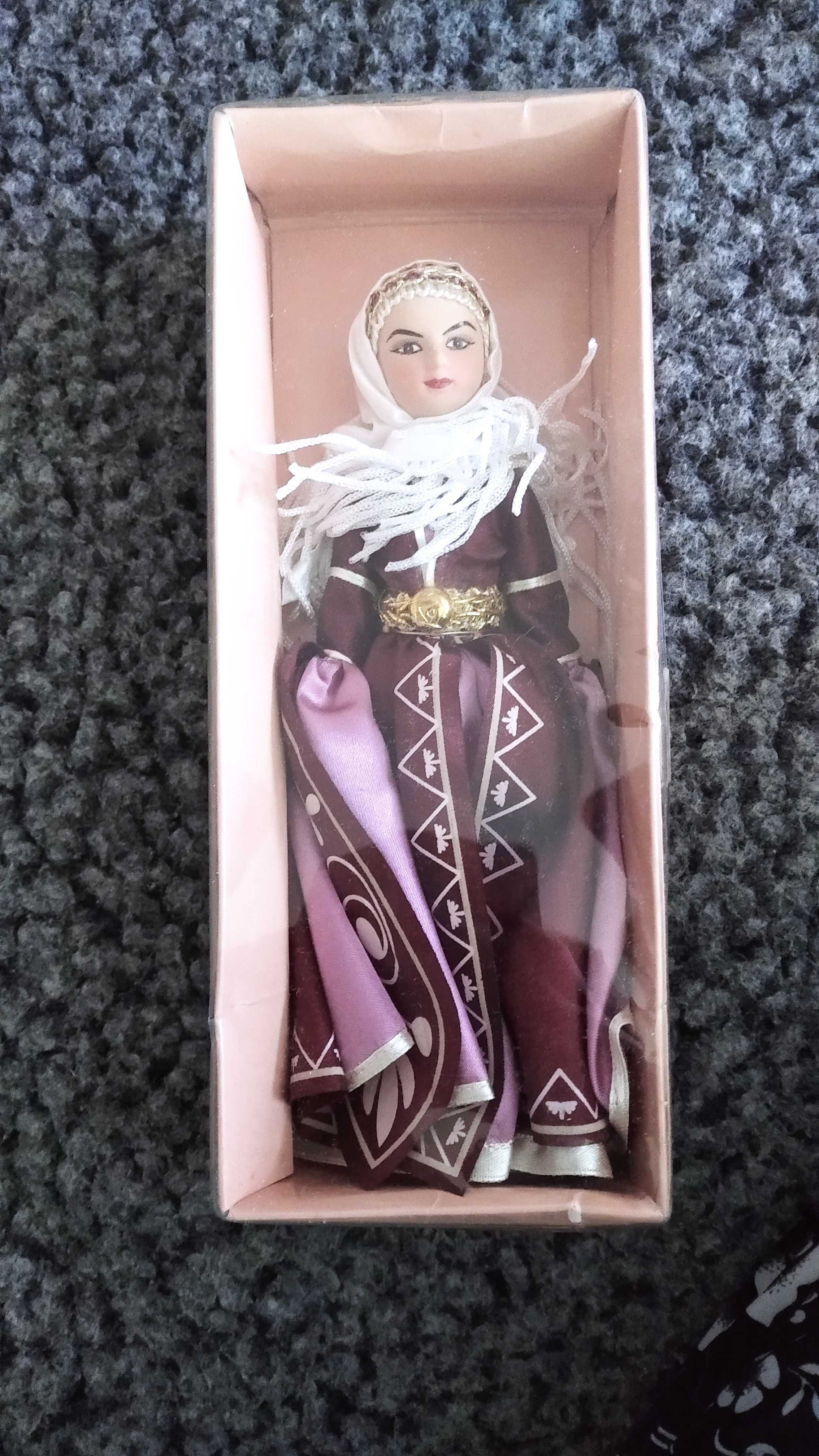 Lalka kolekcjonerska, Muzułmanka w hidżabie, nowa