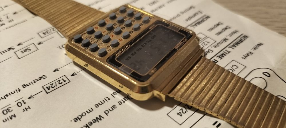 Zegarek Kessel z kalkulatorem.