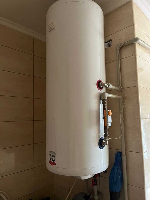 Продається сучасний приватний будинок с. Угринів 252 м2, 10 сот землі