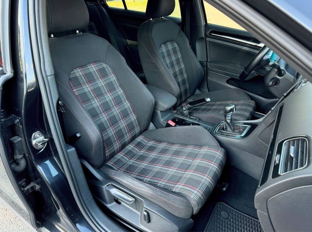 Volkswagen Golf GTI 7