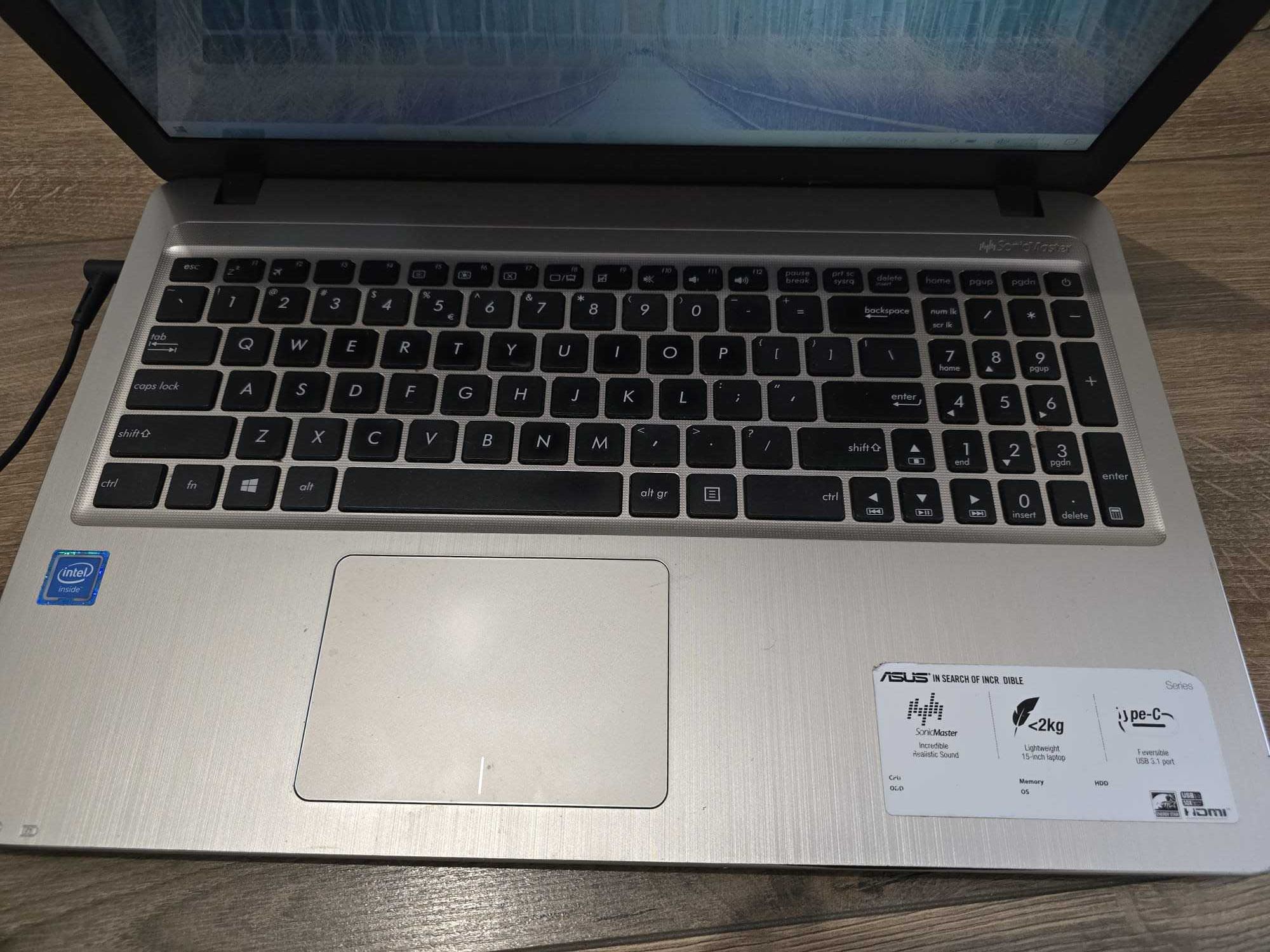 Laptop Asus R540S elektronika komputer notebook gotowy do pracy