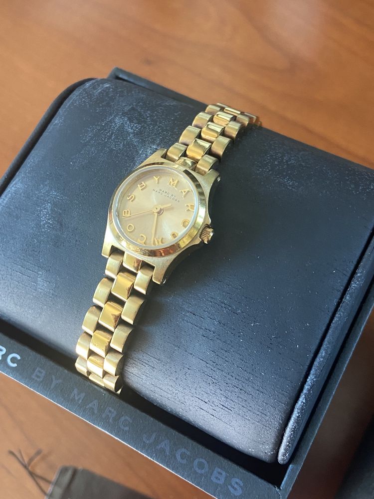 Relógio mini dourado vintage Marc Jacobs Henry Diny