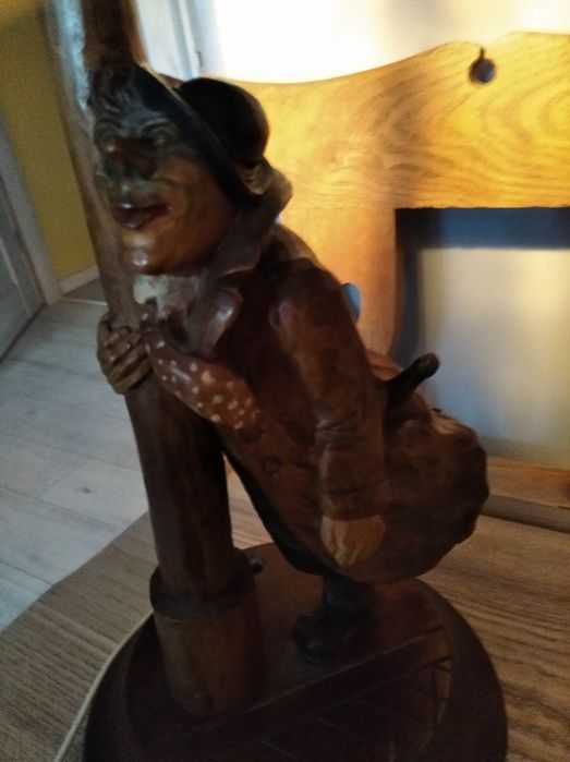 Lampa rzeźba drewniana