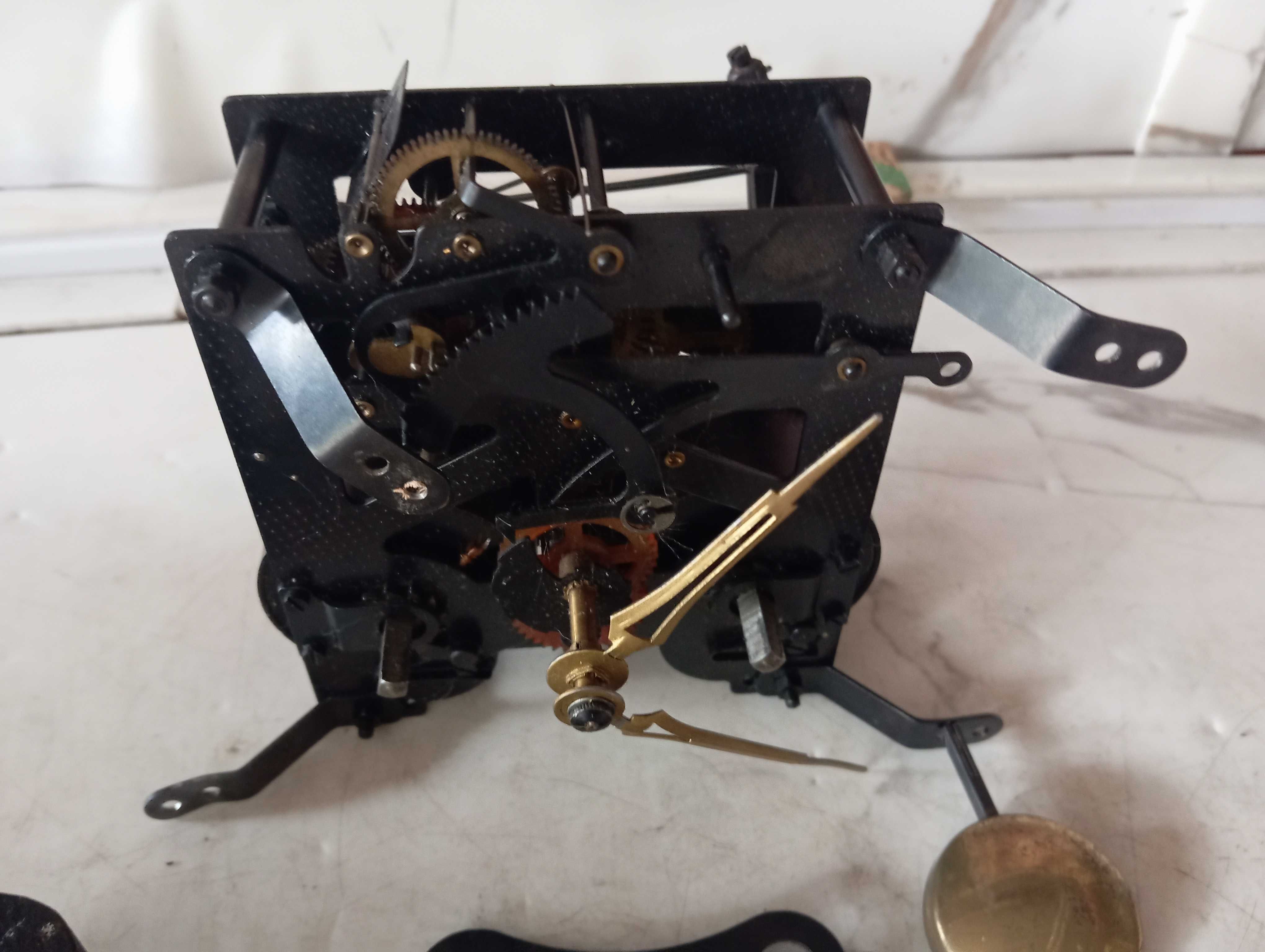 porządki domowe mechanizm do zegara