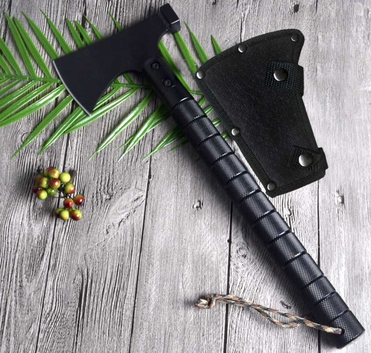 Siekiera Topór Toporek Nóż Maczeta Krzesiwo Kompas Piła