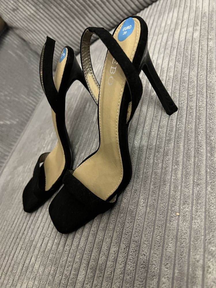 Czarne sandalki na szpilce nowe buty szpilki sexi idealne na lato