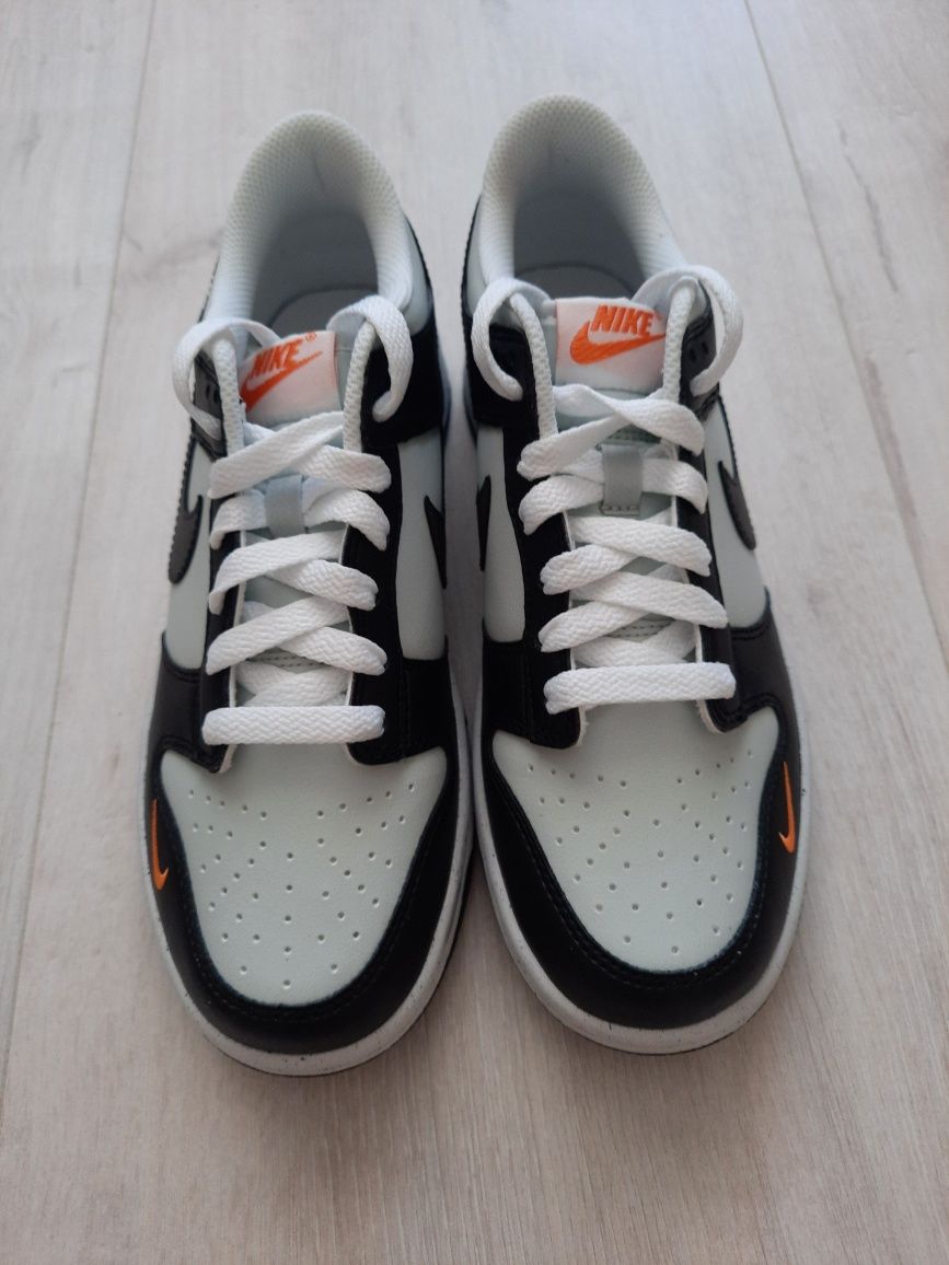 Оригінальні жіночі кросівки Nike Dunk Low (GS) Black Bright Mandarin F