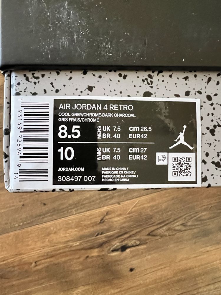 Air Jordan 4 Retro, rozmiar 42, nowe