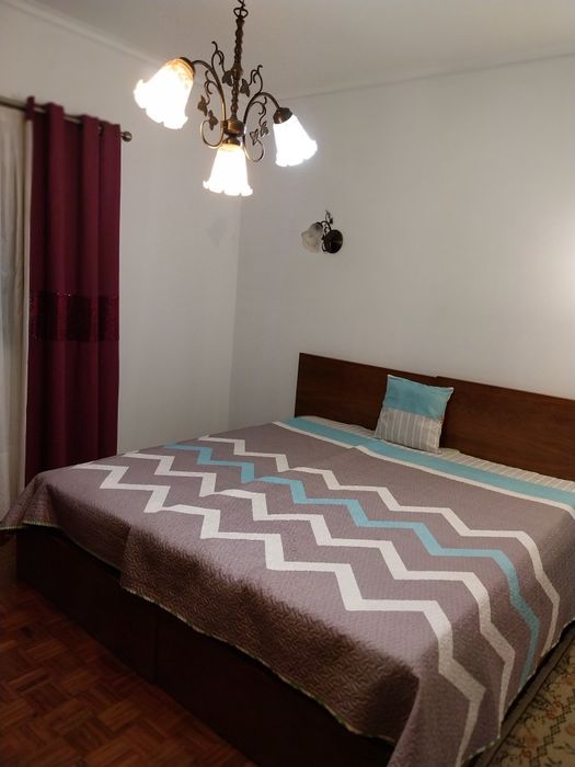 Alugo quarto numa vivenda