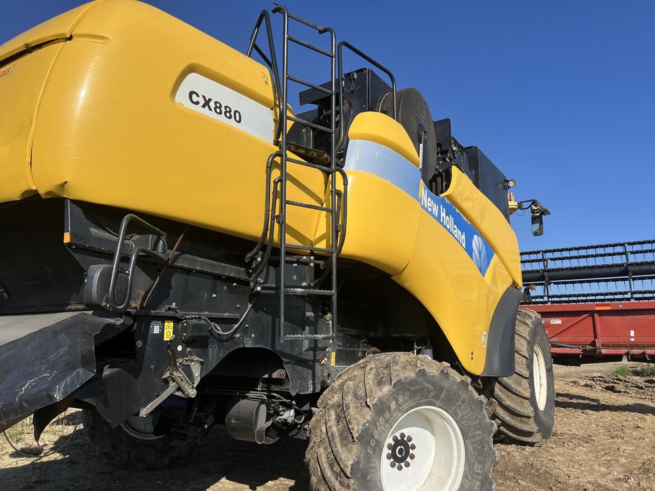 New Holland CX8080