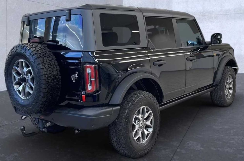 Бампер Ford Bronco Badlands Форд Бронко двері фари розборка шрот