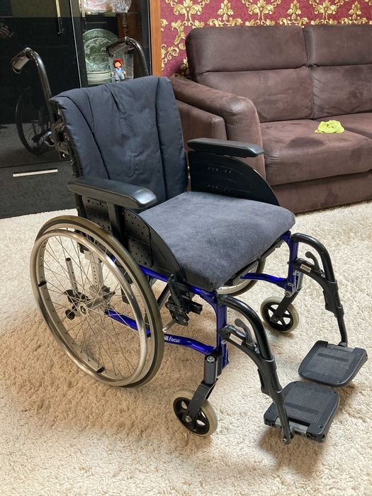 Інвалідний візок Invacare Rea Focus 150
