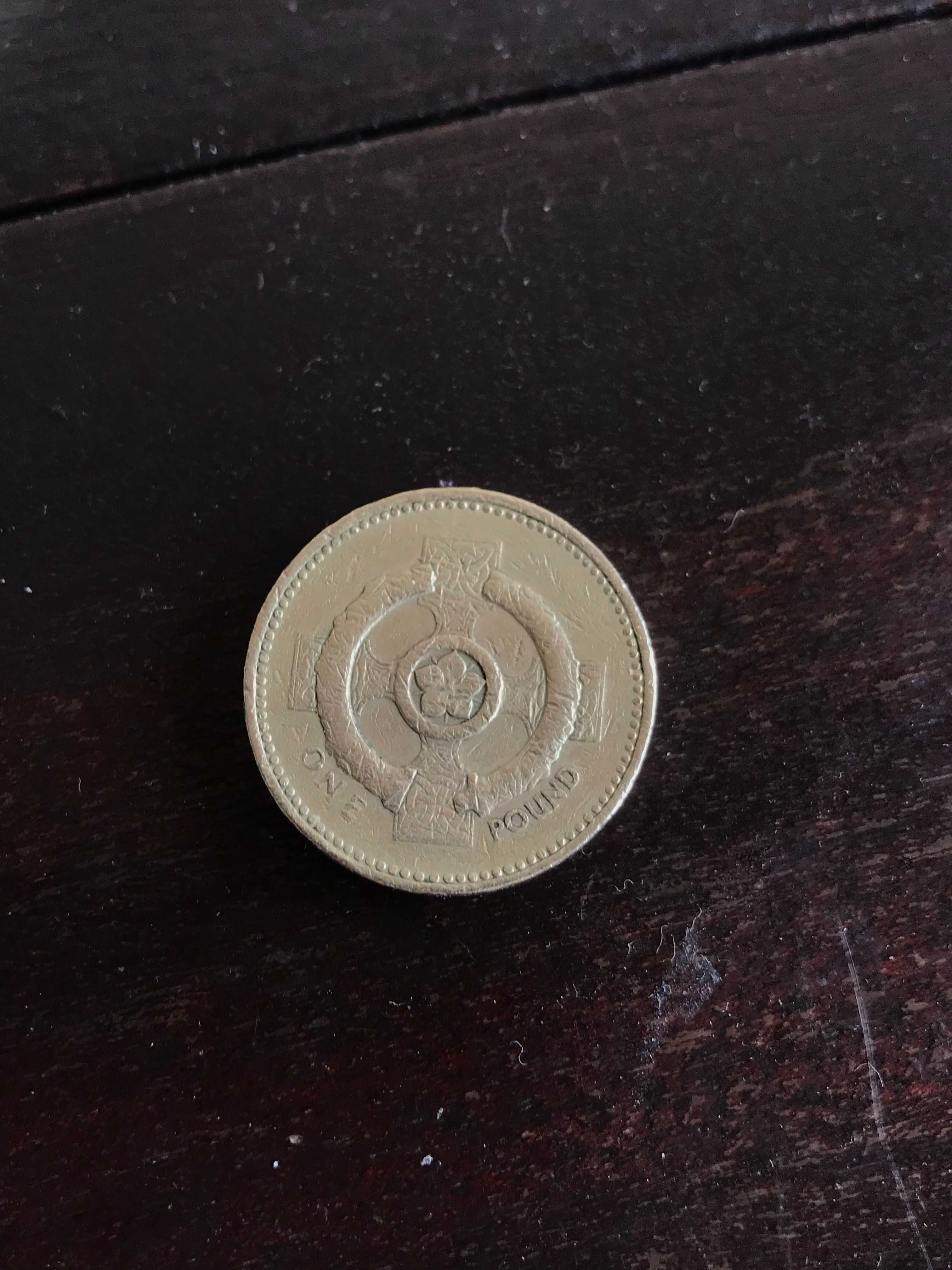 Moneta 1 funt(one pound) z 1996 Elżbieta II z odwróconym napisem