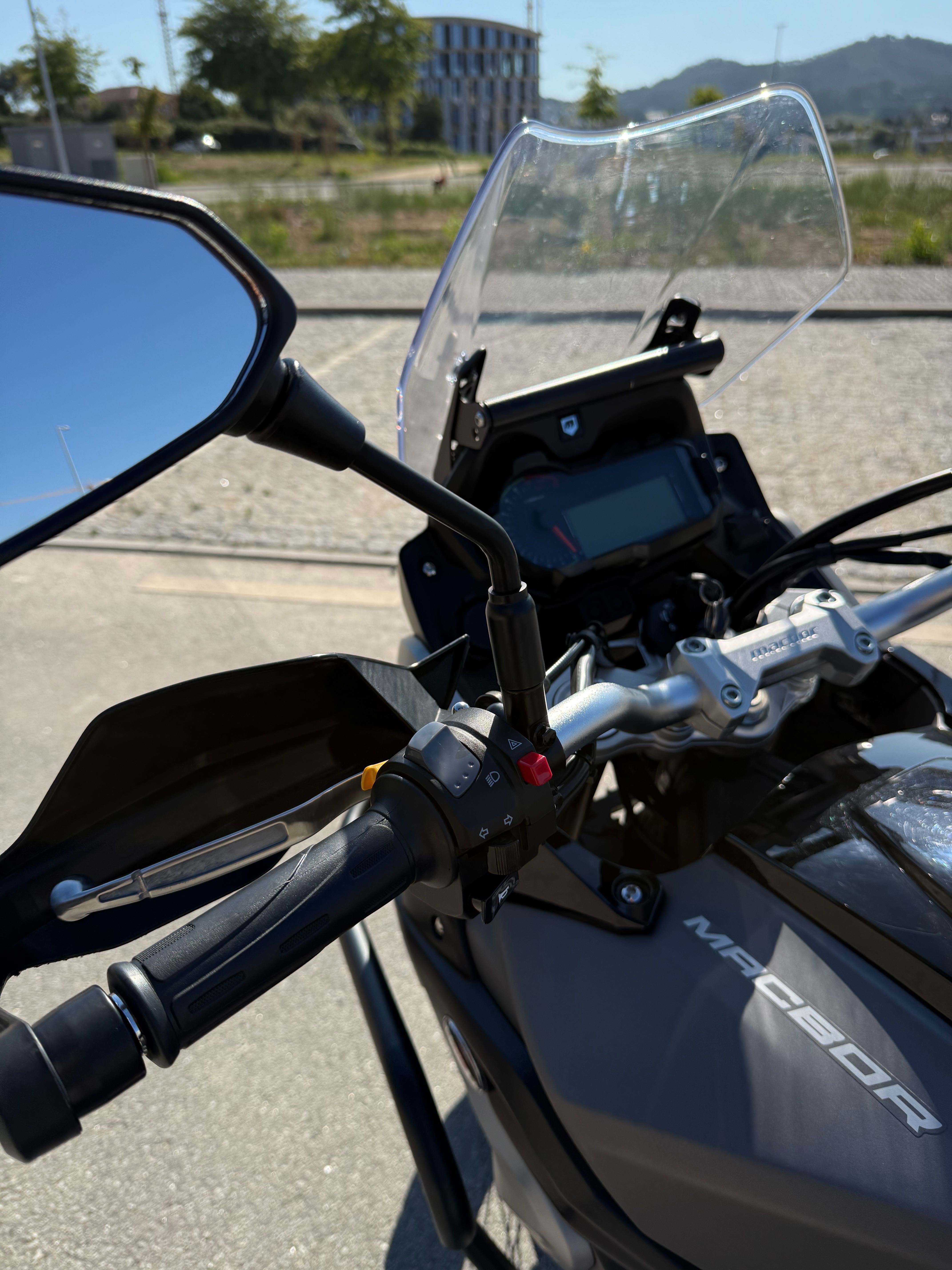 Macbor Montana XR500
