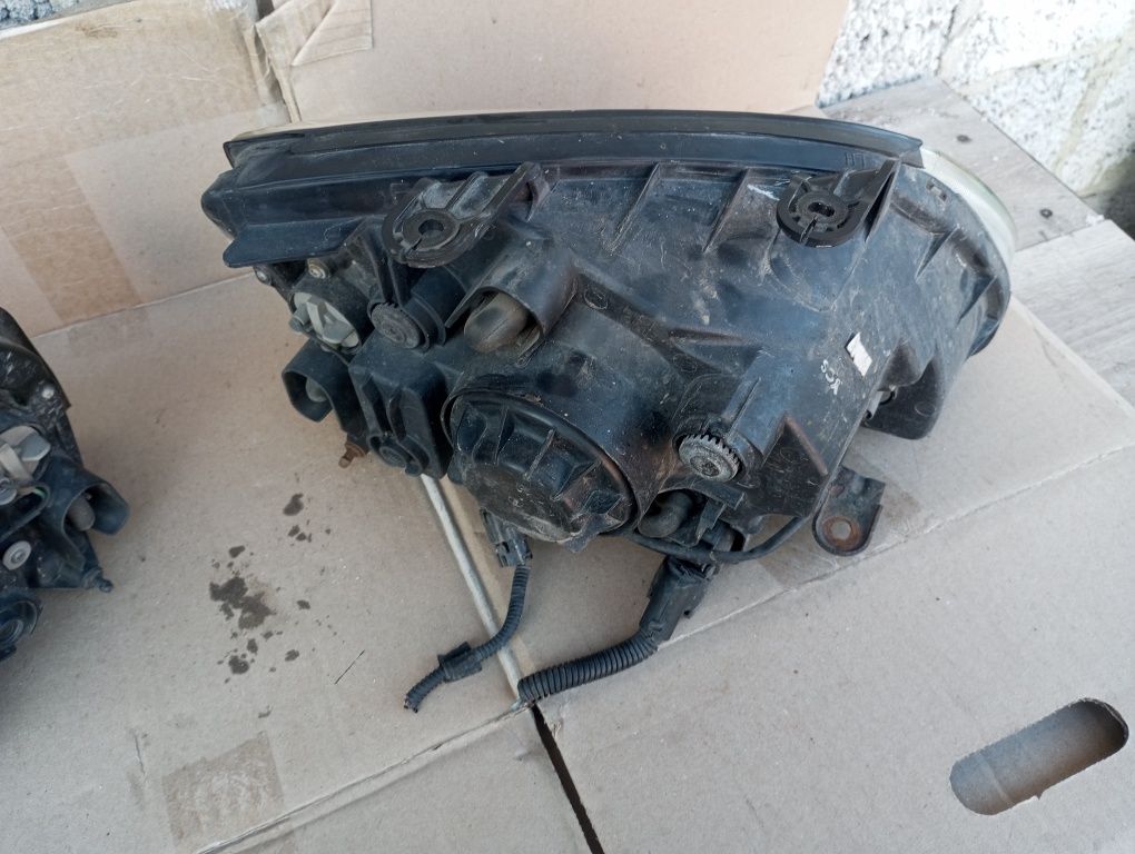 Фари оптика Kia Carens 2 2002-2006