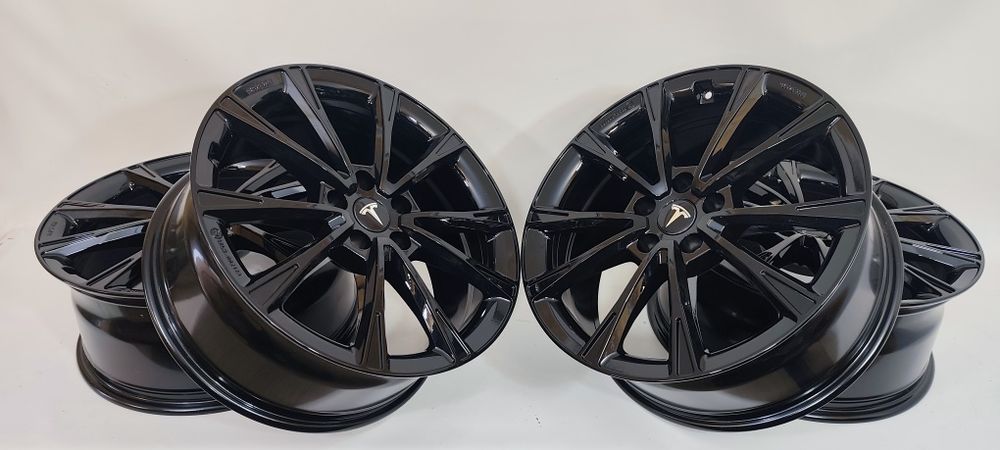 5x114,3 19" 8,5j et40 nowe Tesla model 3 Lexus promocja