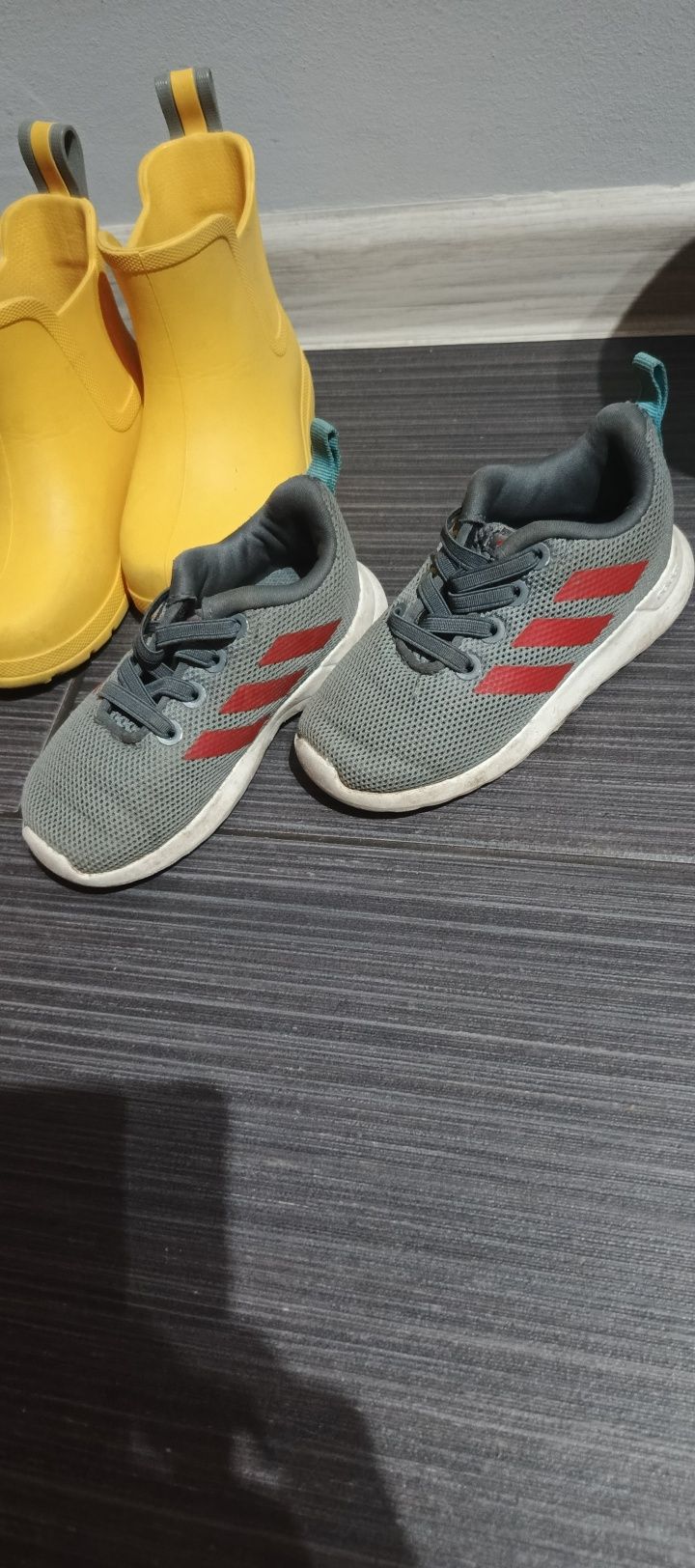 Zestaw butów 23 chłopięcych, adidasy 22 plus gratis śniegowce na 25