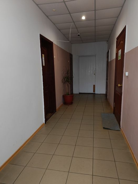 Продам приміщення, район Айсберг, з усіма зручностями.