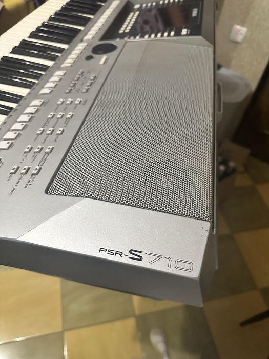 Продам Синтезатор