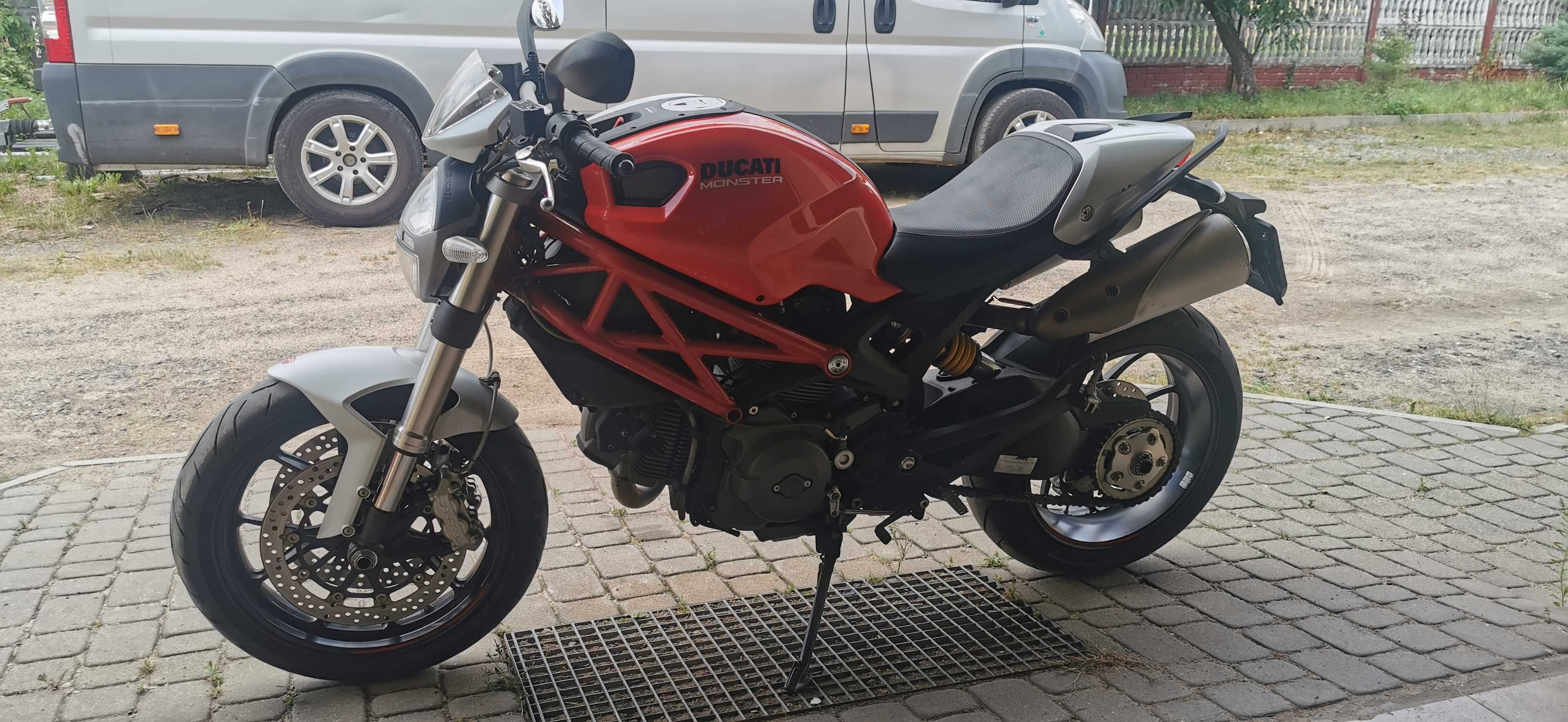 Ducati Monster 796