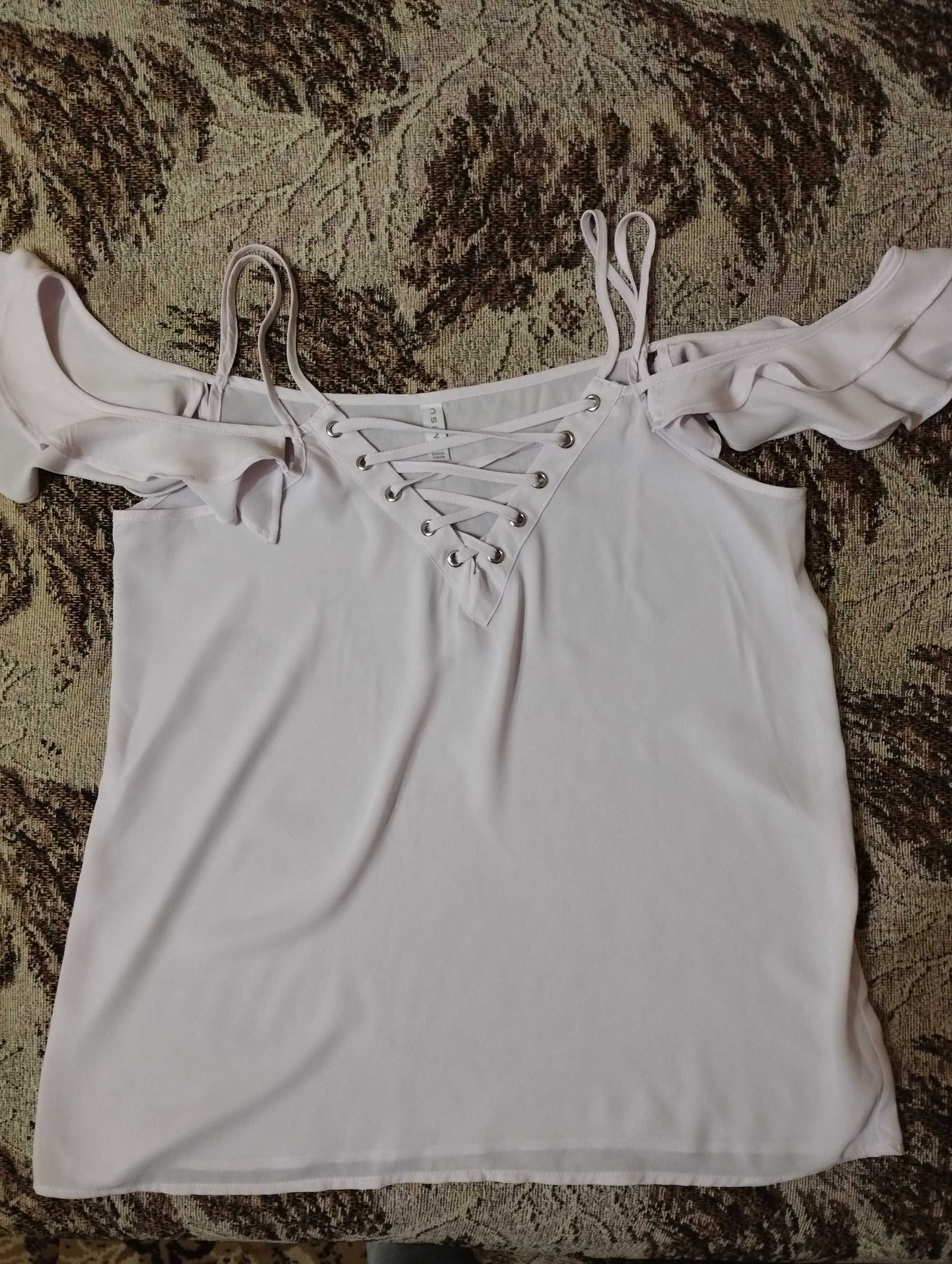 Жіночі блузи розмір М за 100грн 3шт