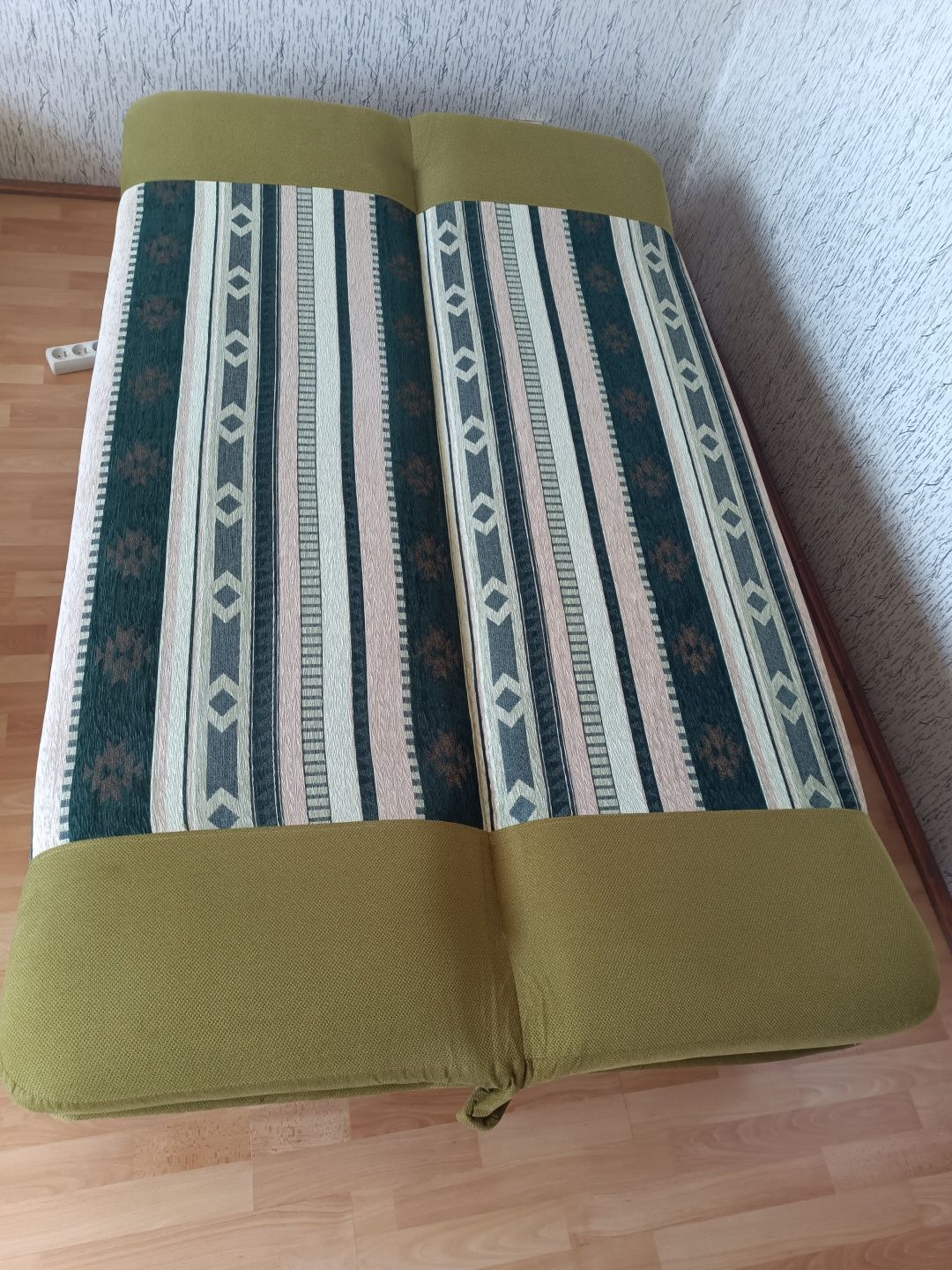 Wersalka w odcieniach zieleni