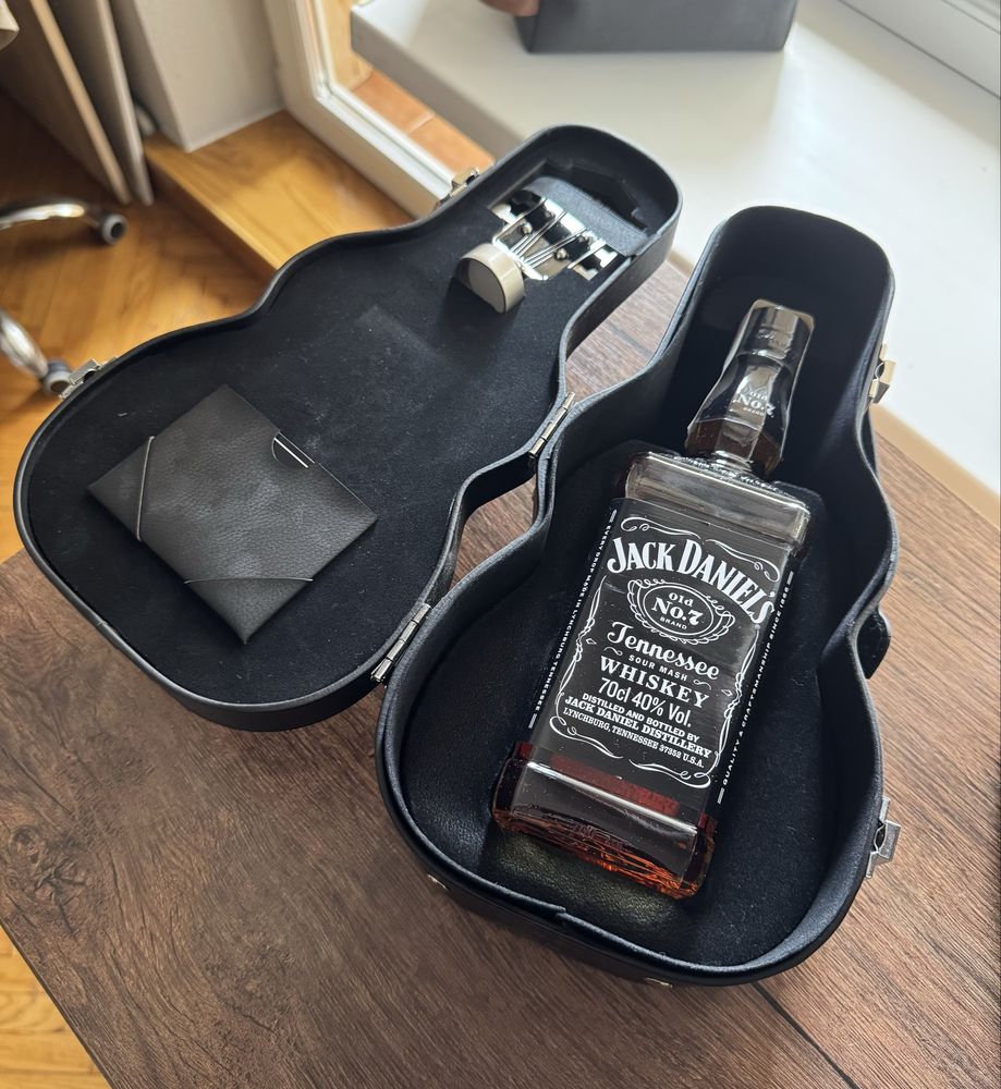 Теннессі Віскі Jack Daniel's Old No.7 0.7 л 40% у футлярі гітари