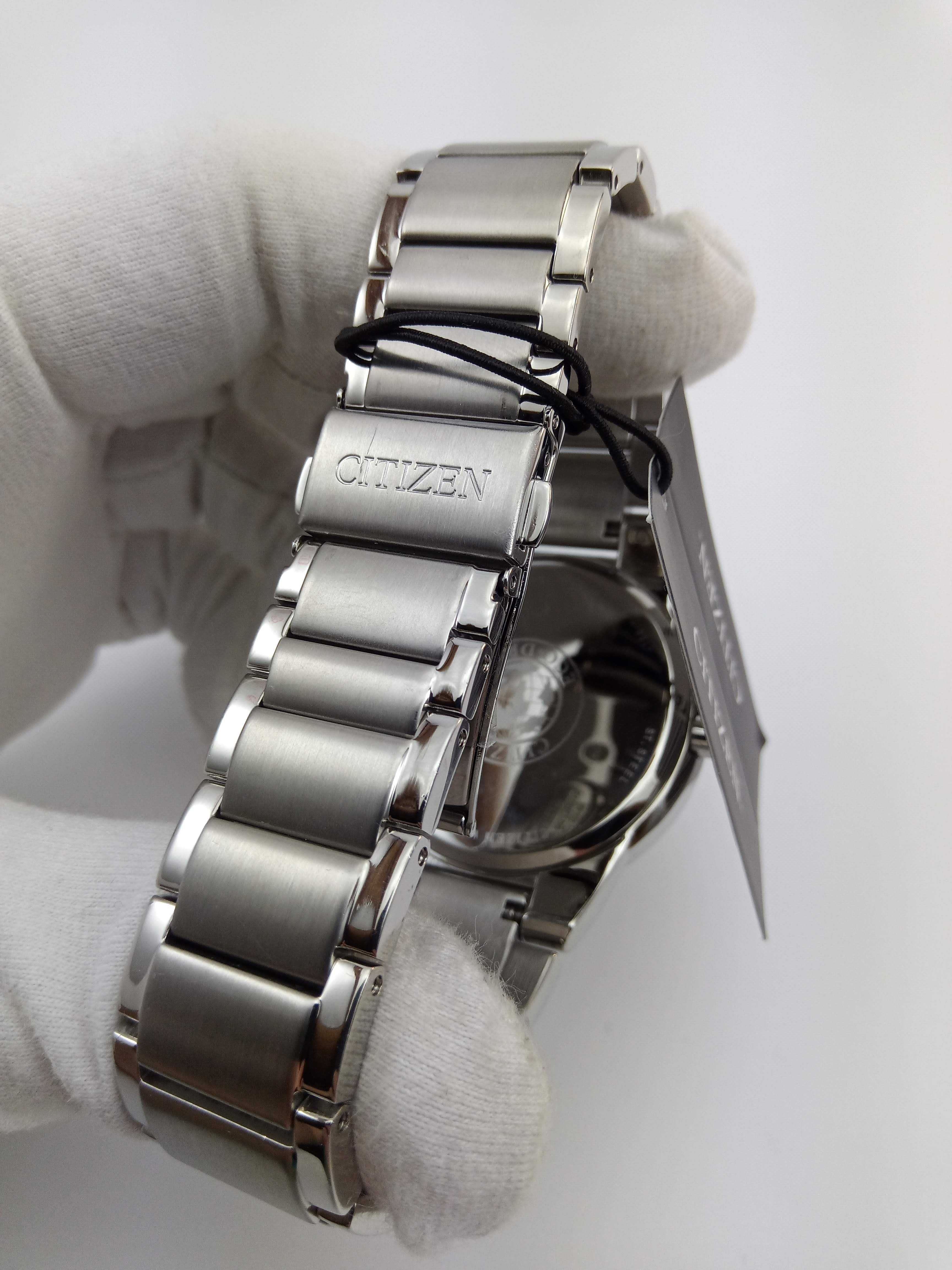 11 бриллиантов, японские часы Citizen Eco-Drive AU1060-51G, годинник