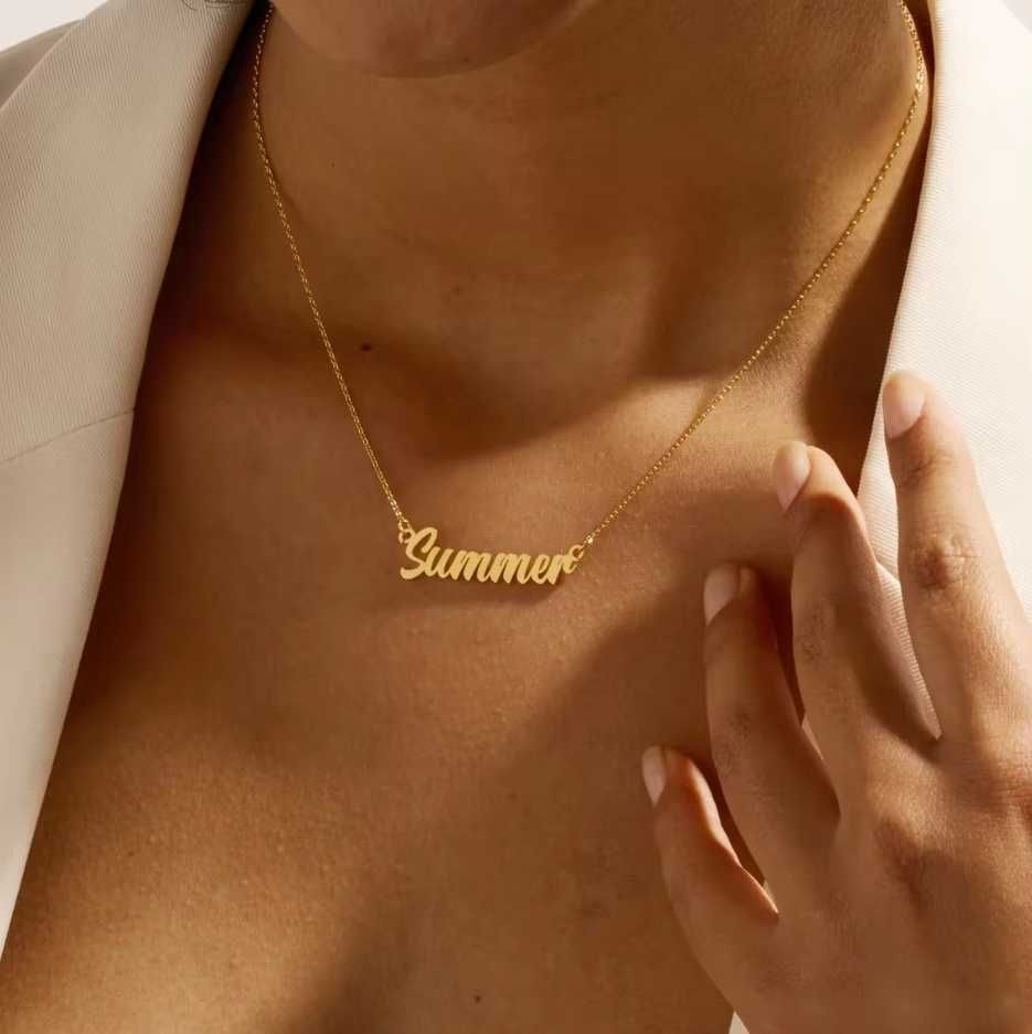 Colar com nome personalizado para mulheres