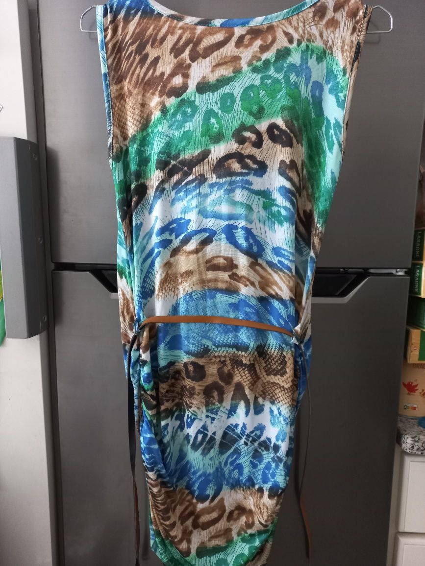Vestido/túnica novo em tons de verde, azul e castanho