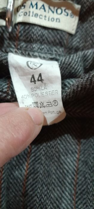 Calcas cortes direito em lã