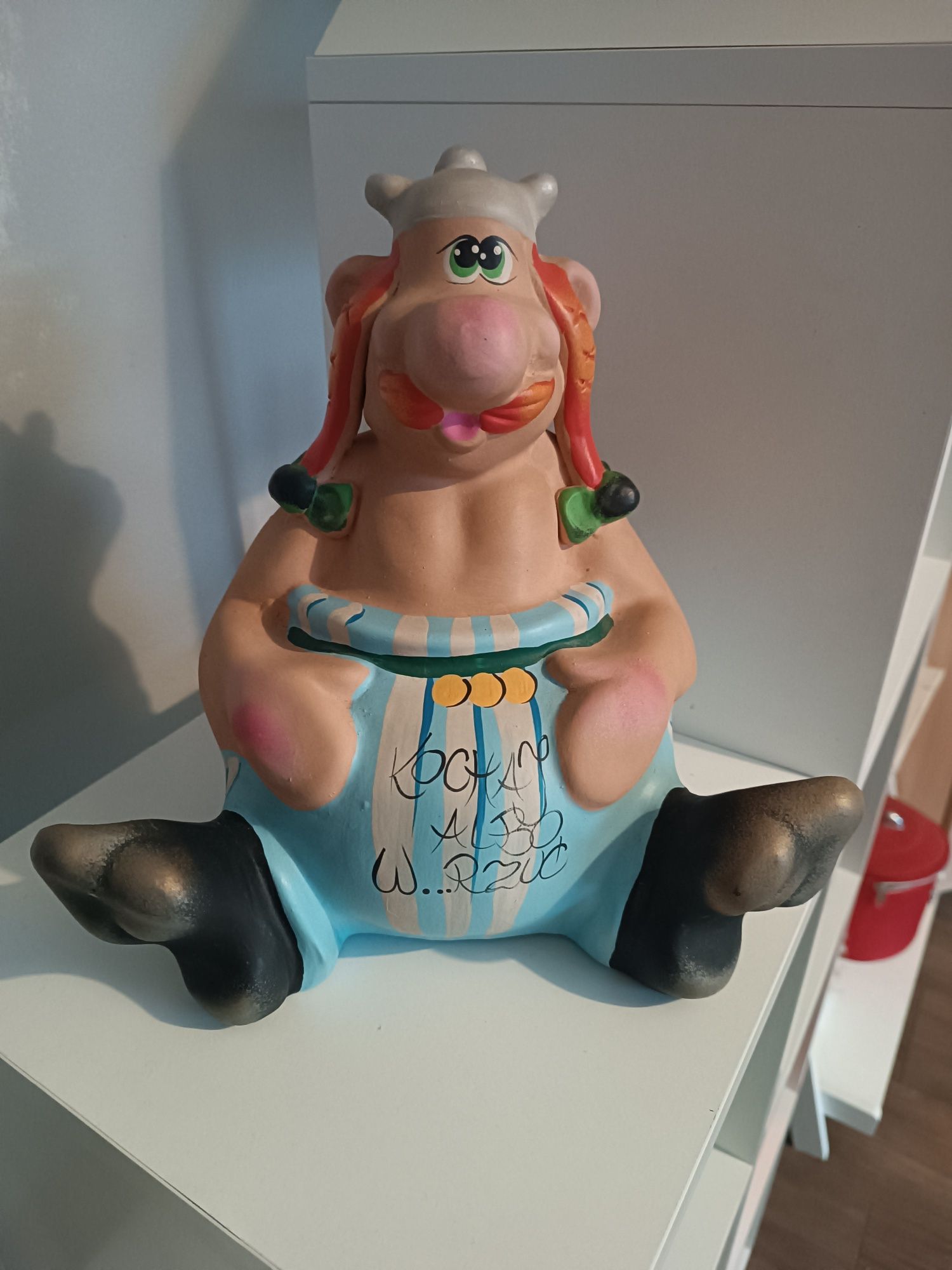 Skarbonka ceramiczna figurka Obeliks wys 26cm