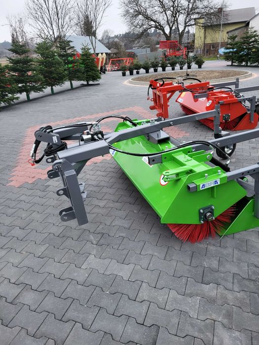 Silnik hydrauliczny napędzający zamiatarkę uliczną walcową zamiatarka