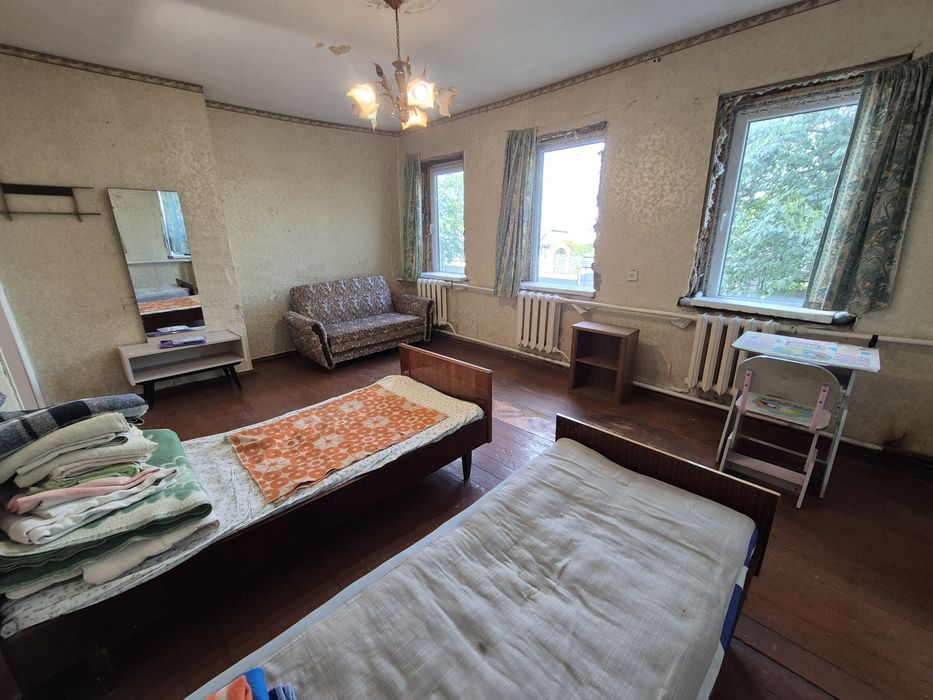 Продаж будинку по вулиці Миру