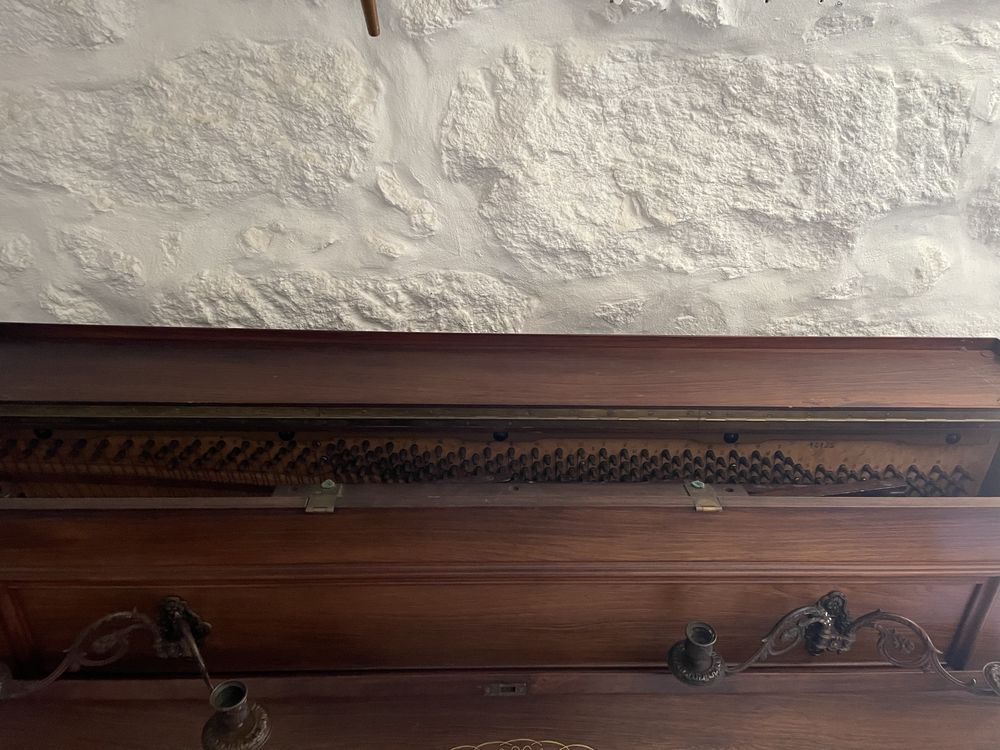Piano antigo paris